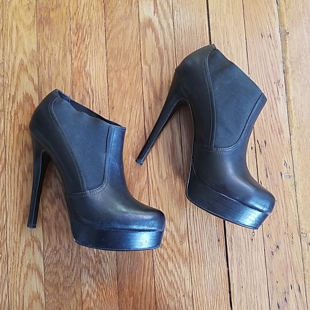 Chinese Laundry Heeled  Booties